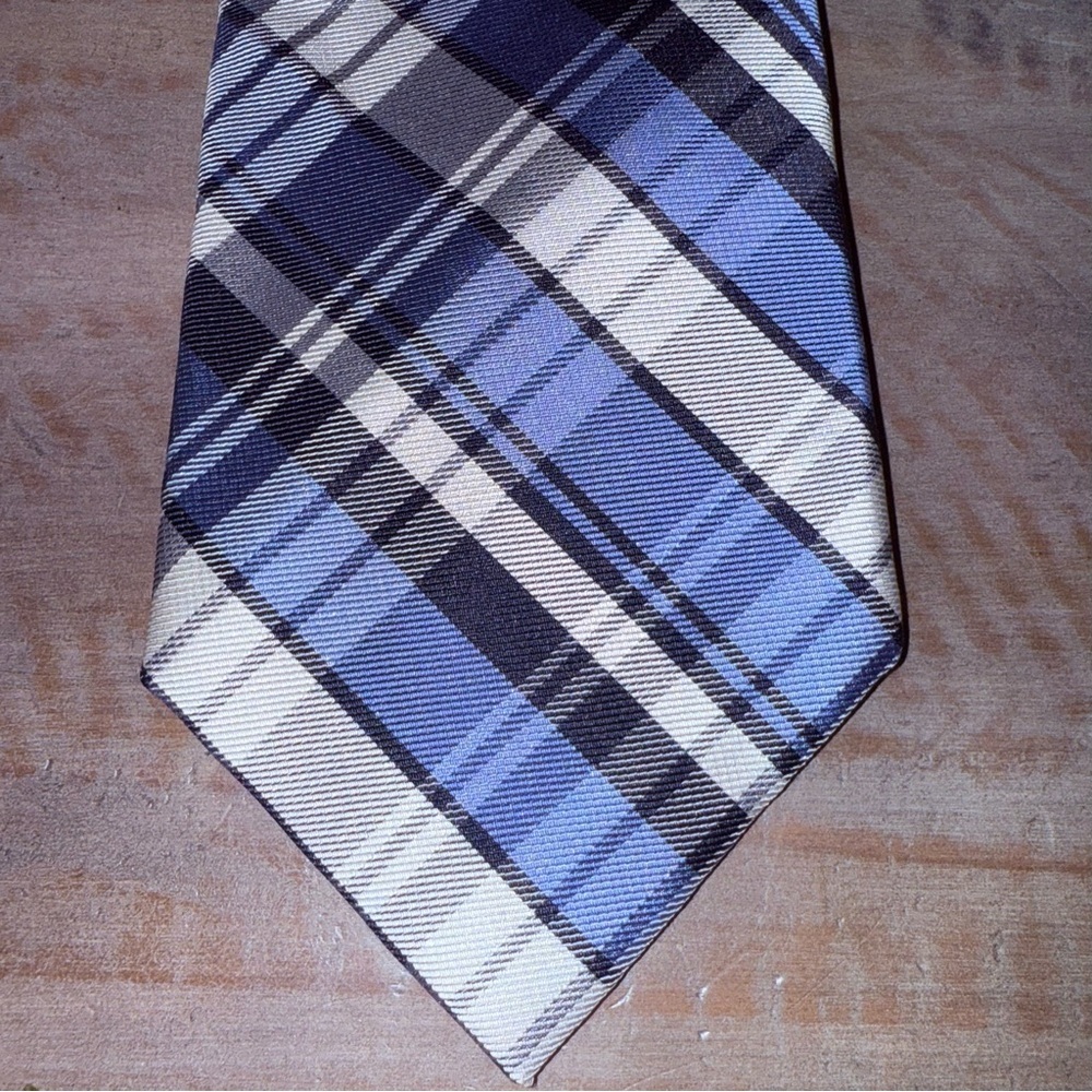 Roundtree & Yorke Blue and Black Plaid Tie